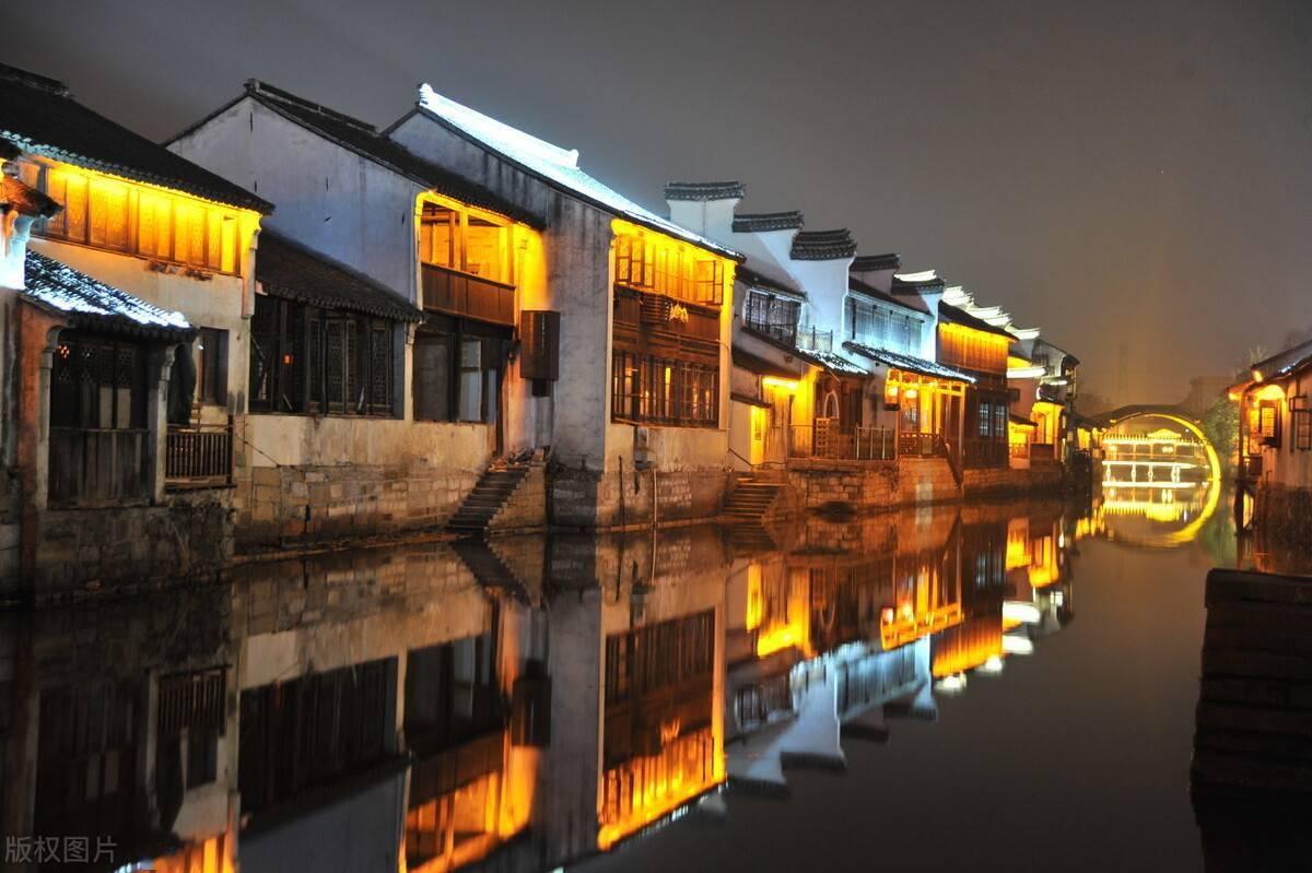 荣耀推出折叠屏手机——rsr保时捷设计款
